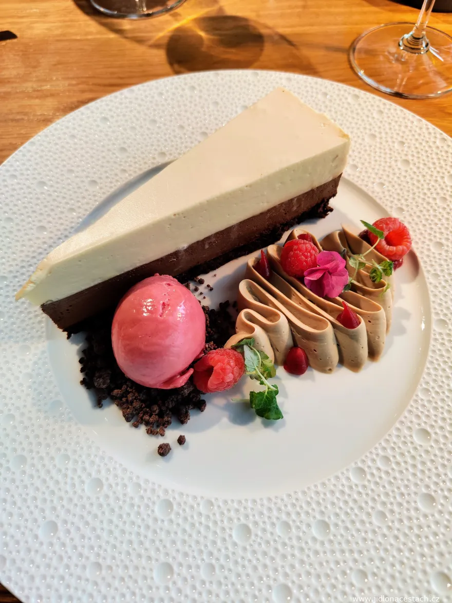 Lunch menu at Mlýnec Restaurant: chocolate cake with Baileys, Grand Marnier and raspberry sorbet (January 2025). Lunch menu at Mlýnec Restaurant: chocolate cake with Baileys, Grand Marnier and raspberry sorbet (January 2025).
